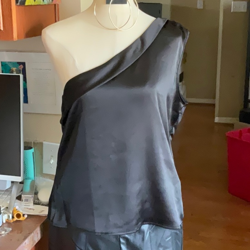 TAHARI Black One Shoulder Blouse Size L, NWT